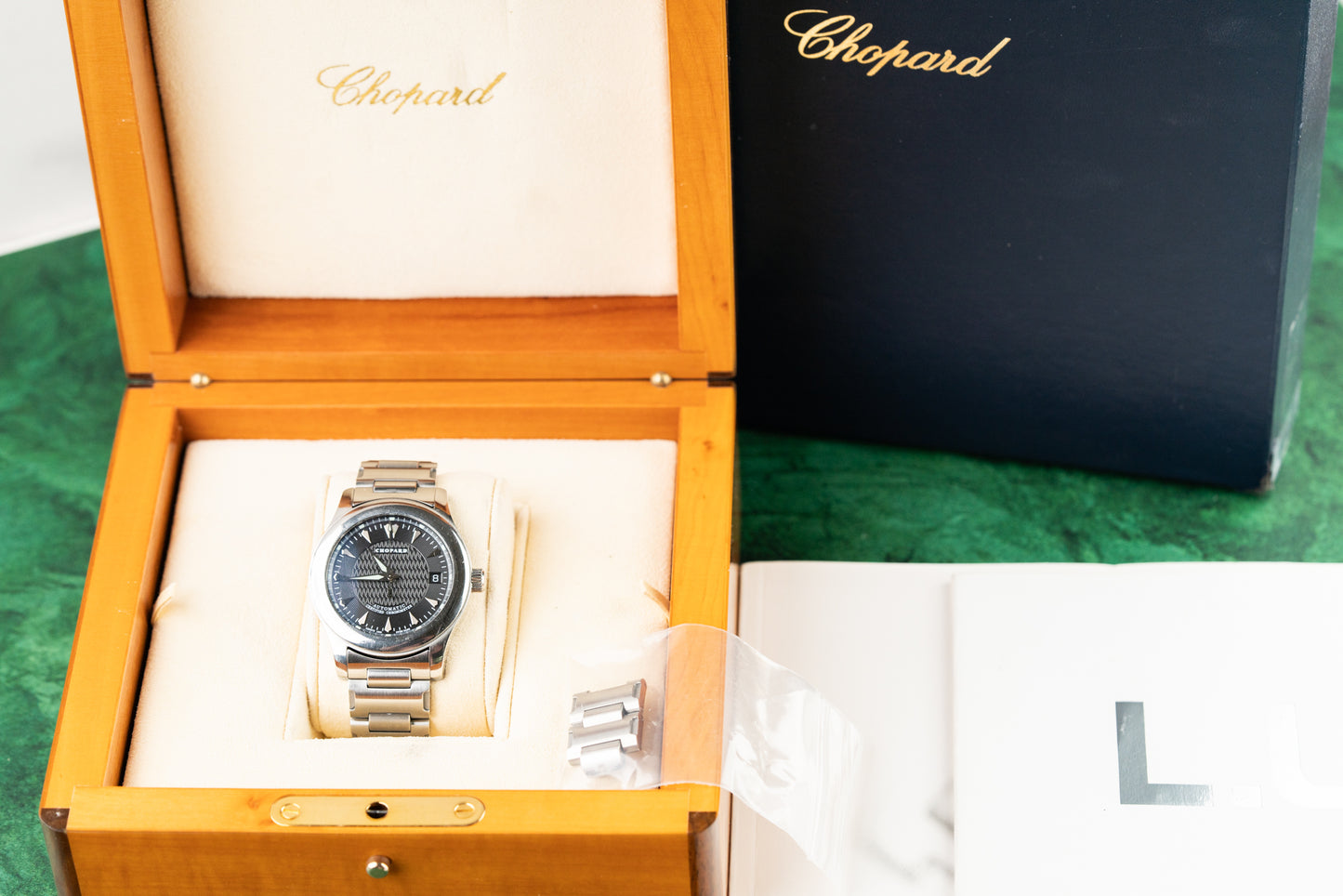 Chopard L.u.c. Sport 16/8200 Black dial on Bracelet