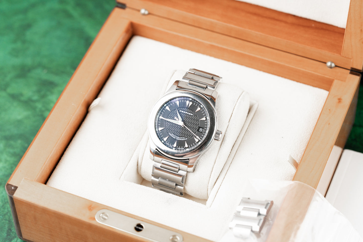 Chopard L.u.c. Sport 16/8200 Black dial on Bracelet