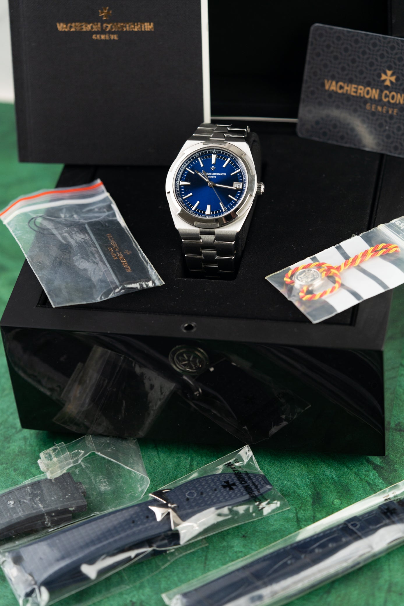 Vacheron Constantin Overseas 4500V/110A-B128 Blue Dial Stainless Steel 2021 Model