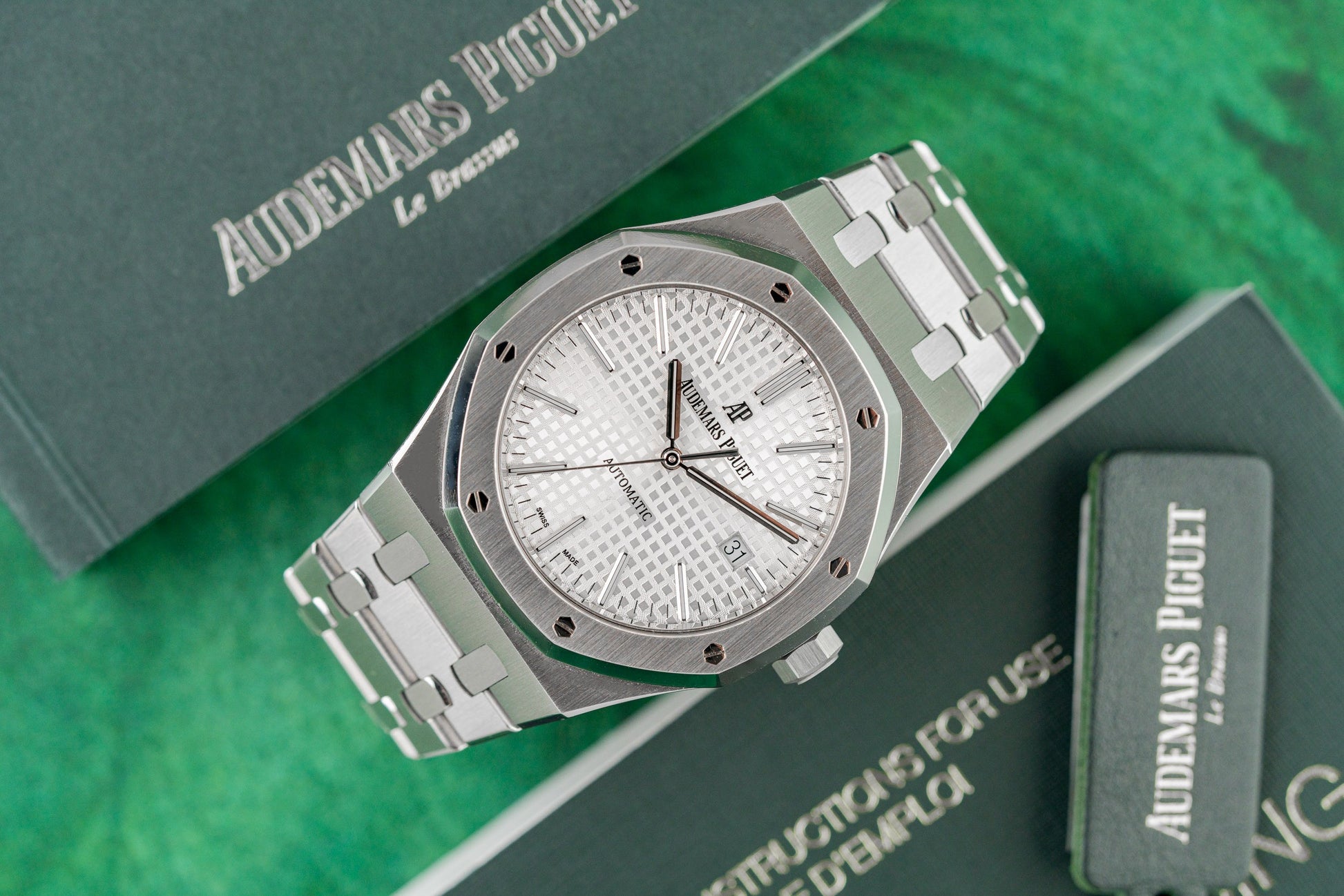 Audemars Piguet Royal Oak 15400ST.OO.1220ST.02 White Dial 2017 Model