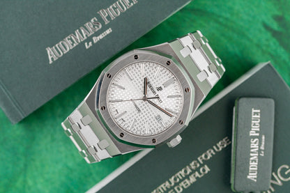 Audemars Piguet Royal Oak 15400ST.OO.1220ST.02 White Dial 2017 Model