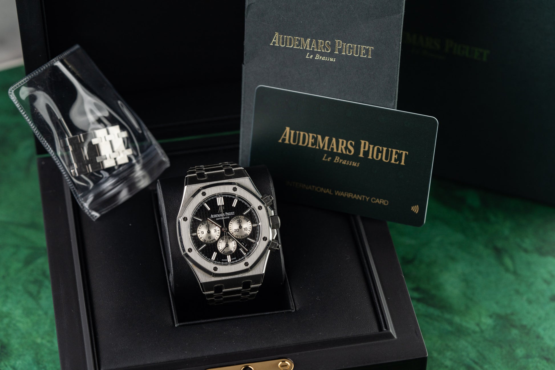 Audemars Piguet Royal Oak Chronograph 26331ST.OO.1220ST.02 Black Dial AP Folding Clasp - The Watch Business Sydney