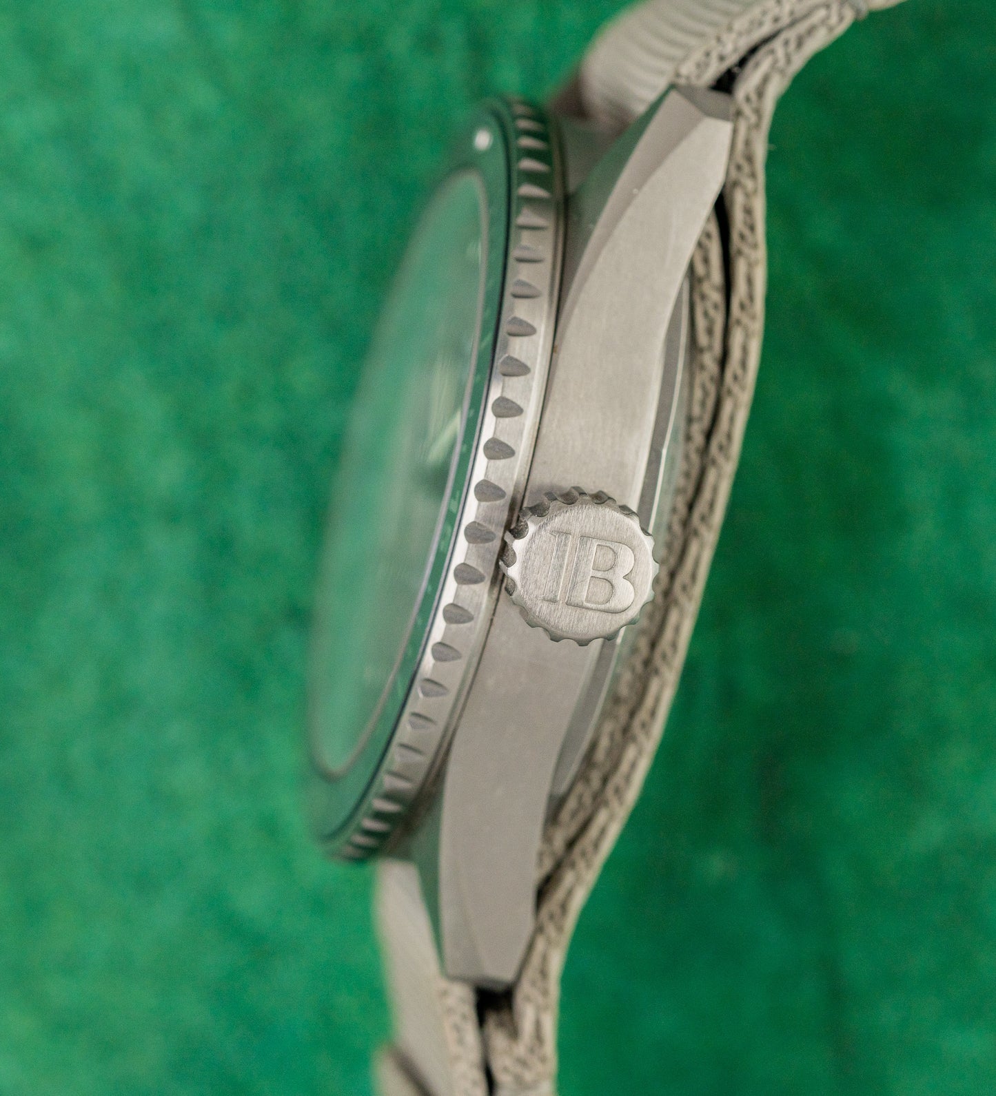 Blancpain Fifty Fathoms Bathyscaphe 5000-1210-NAGA Anthracite Grey Dial Titanium Screw Down Crown - The Watch Business Sydney CBD
