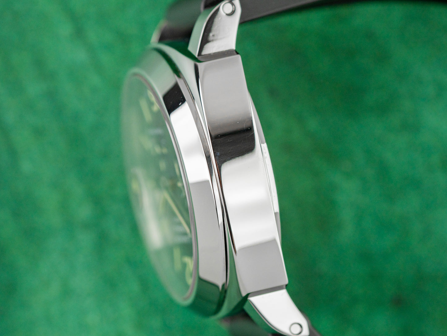 Panerai Luminor PAM00090 - Stainless steel, 44mm with power reserve, 2002 model. Iconic vintage Panerai with patina. Full set plus extra strap. Shop in Sydney.