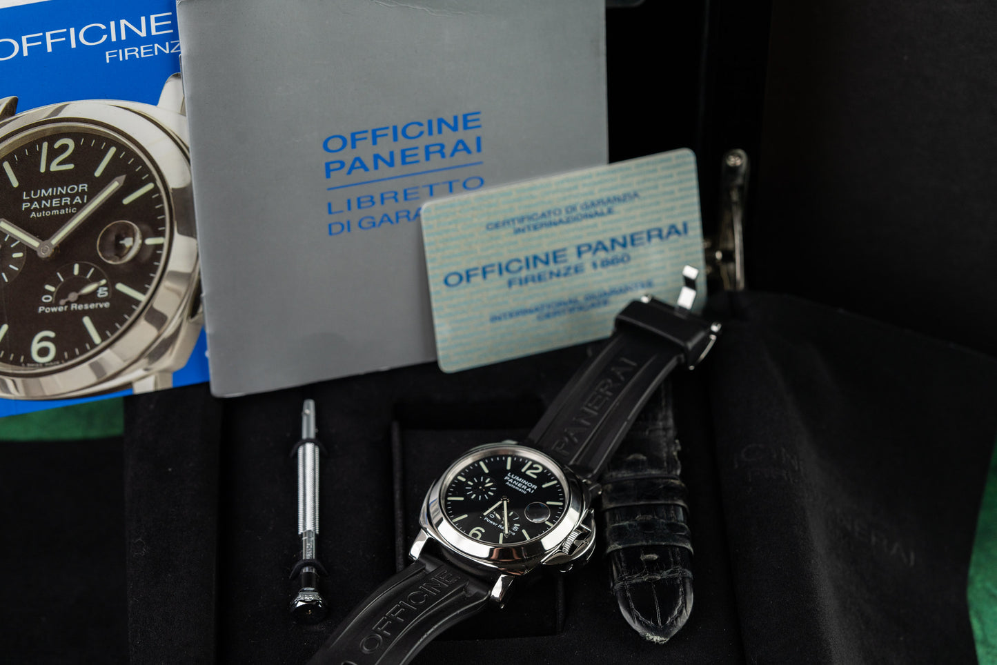 Panerai Luminor PAM00090 - Stainless steel, 44mm with power reserve, 2002 model. Iconic vintage Panerai with patina. Full set plus extra strap. Shop in Sydney.