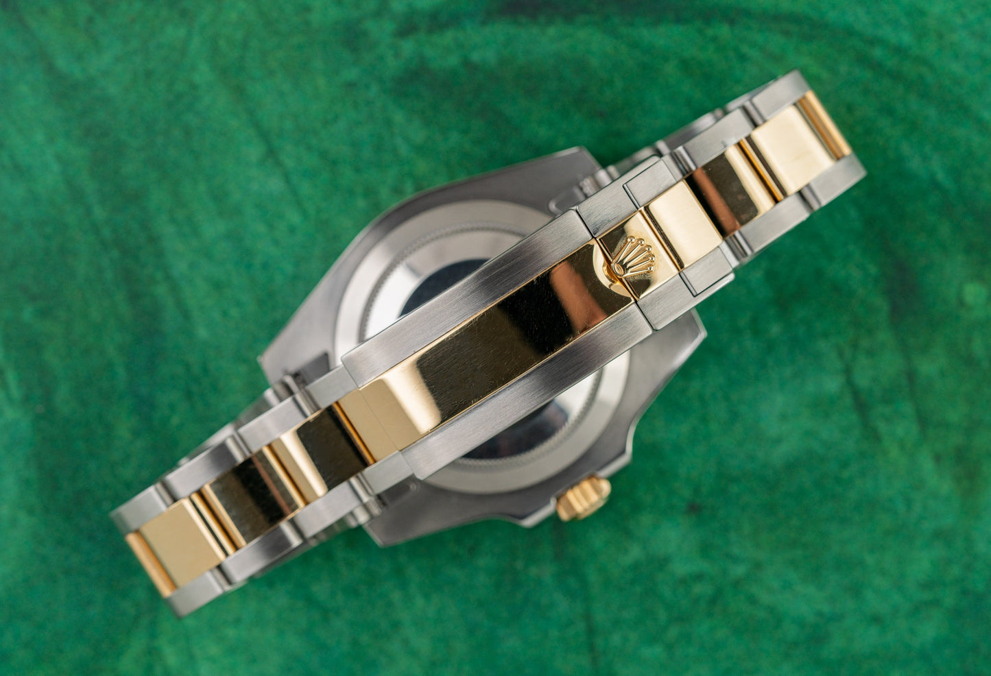 Rolex Submariner Date 116613LB case and crown - The Watch Business
