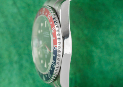 Rolex GMT Master II 'Pepsi' Bezel 16710 Stainless Steel 2005 Model