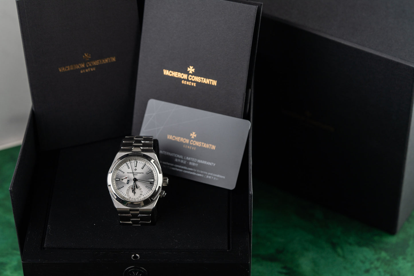 Vacheron Constantin Overseas Dual Time 7900V/110A-B333 Silver Dial 2023 Model