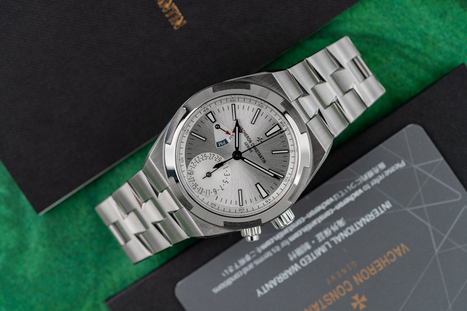 Vacheron Constantin Overseas Dual Time 7900V/110A-B333 Silver Dial 2023 Model