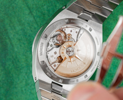 Vacheron Constantin Overseas 4520V/210A-B126 Silver Dial Stainless Steel Bracelet - The Watch Business Sydney
