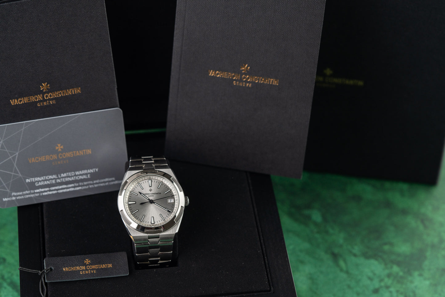 Vacheron Constantin Overseas 4520V/210A-B126 Silver Dial Extra Rubber and Leather Straps - The Watch Business Sydney