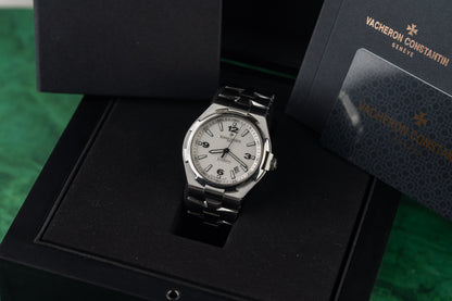 Vacheron Constantin Overseas 47040/B01A-9093 White Dial Maltese Cross Bezel Case - The Watch Business Sydney CBD