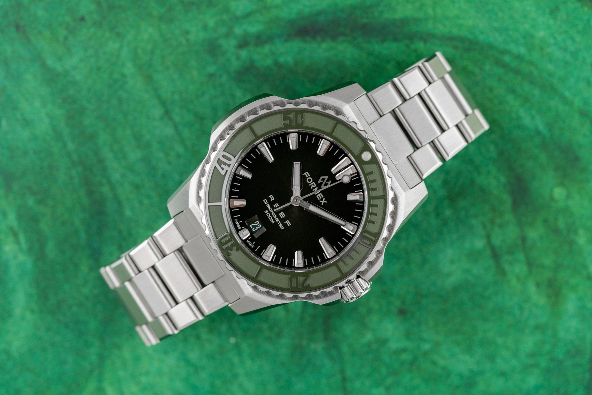 Formex Reef Chronometer 2200.1.630X Black - The Watch Business Sydney