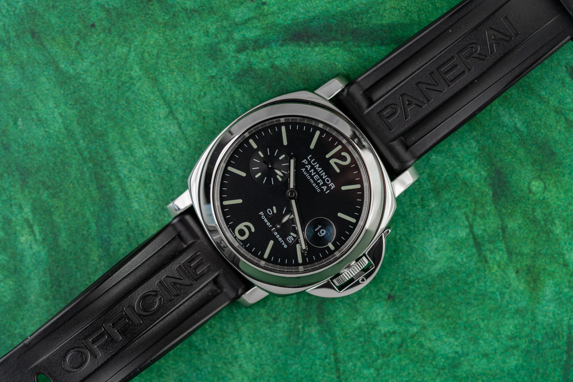 Panerai Luminor PAM00090 - Stainless steel, 44mm with power reserve, 2002 model. Iconic vintage Panerai with patina. Full set plus extra strap. Shop in Sydney.