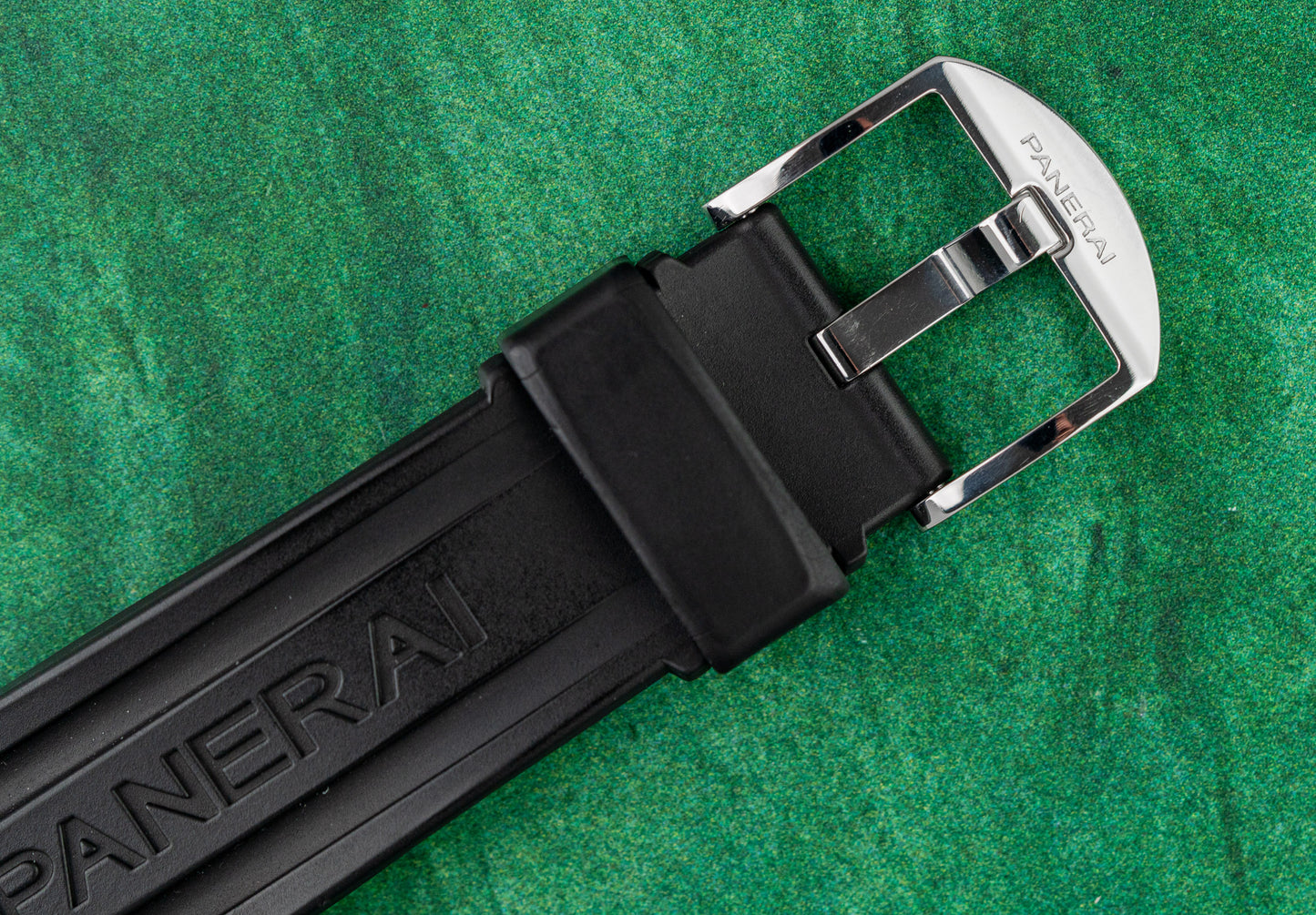 Panerai Luminor PAM00090 - Stainless steel, 44mm with power reserve, 2002 model. Iconic vintage Panerai with patina. Full set plus extra strap. Shop in Sydney.